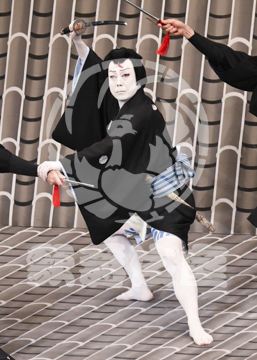 【5月】弁天娘女男白浪極楽寺屋根の場