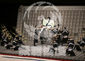 【5月】弁天娘女男白浪極楽寺屋根の場