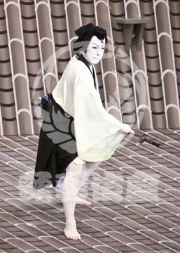 【5月】弁天娘女男白浪極楽寺屋根の場
