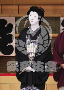 【2月】弥栄芝居賑猿若座芝居前