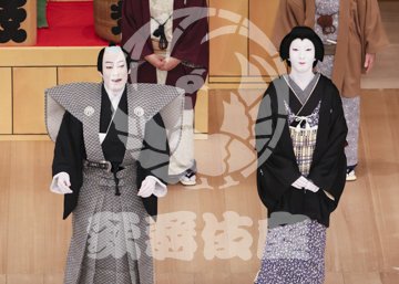 【2月】弥栄芝居賑猿若座芝居前