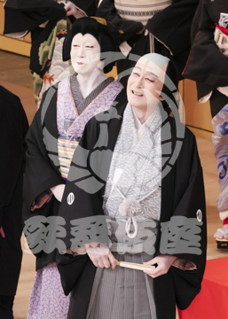 【2月】弥栄芝居賑猿若座芝居前